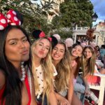 Camila Loures Instagram - é sempre como se fosse pela 1º vez… ❤️🏰 . @4waytrip obrigada! Disneys Magic Kingdom, Walt Disney World
