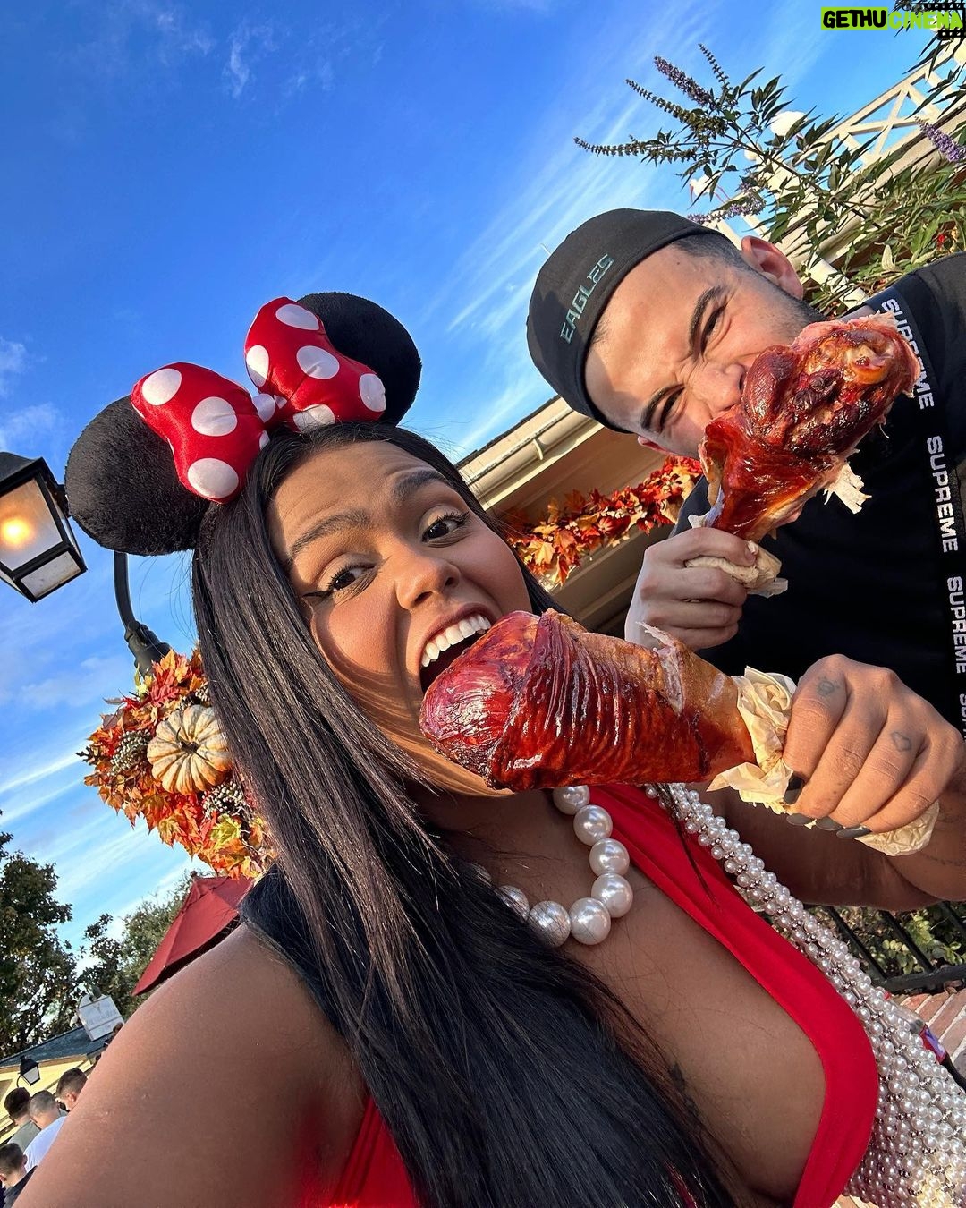Camila Loures Instagram - é sempre como se fosse pela 1º vez… ❤️🏰 . @4waytrip obrigada! Disneys Magic Kingdom, Walt Disney World
