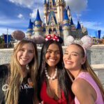 Camila Loures Instagram - é sempre como se fosse pela 1º vez… ❤️🏰 . @4waytrip obrigada! Disneys Magic Kingdom, Walt Disney World