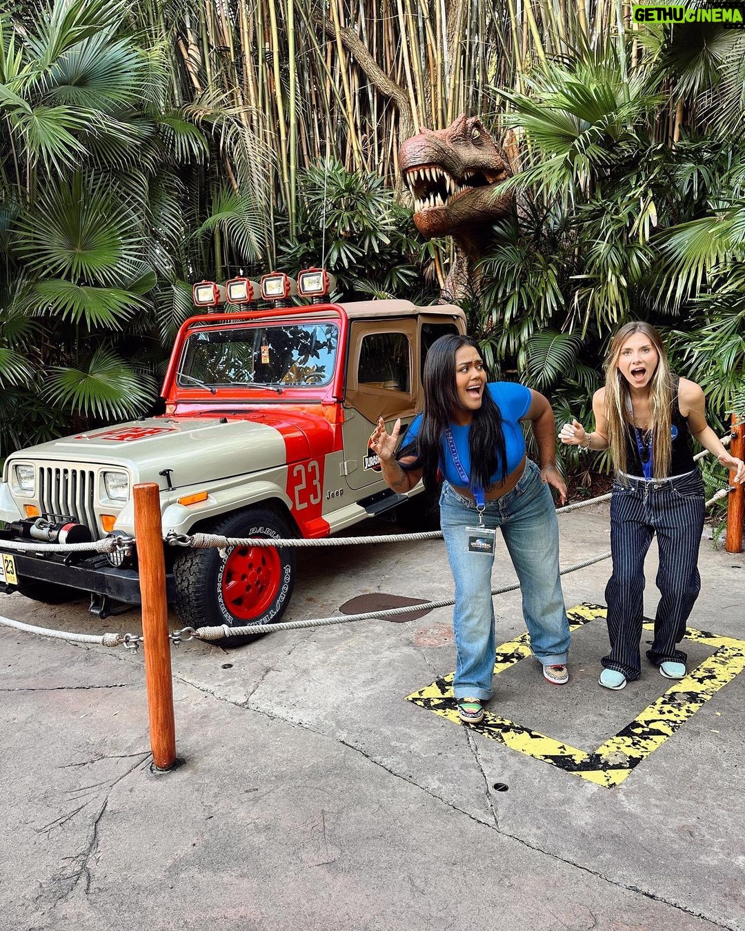 Camila Loures Instagram - Dia de parque… dia feliz 🎢💙 . Obrigada @universaldestinationsbrasil por esse dia maravilhoso por aq 🫶🏽 Universal Studios Florida