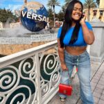 Camila Loures Instagram - Dia de parque… dia feliz 🎢💙 . Obrigada @universaldestinationsbrasil por esse dia maravilhoso por aq 🫶🏽 Universal Studios Florida
