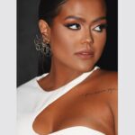 Camila Loures Instagram - PJB 2023 - Melhor Youtuber 🤍 Gratidão! . @premiojovem @orafaelcaetano @felipehiratamakeup @danimouraconcept @cia.brand São Paulo, Brazil