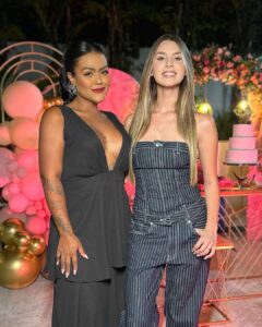 Camila Loures Instagram - Parabennnnss Cunha 🥳🫶🏽 @junia_rochaa você é um presente de Deus nas nossas vidas, Ju é aquela pessoa que ta sempre disposta a ajudar, sempre feliz, nunca ouvi ela reclamando de nada, e nem de mal humor.. parabens q Deus te abençoe sempre, te amooo 💕 // Hoje tem video da festa dela q fizemos ontem 🎉