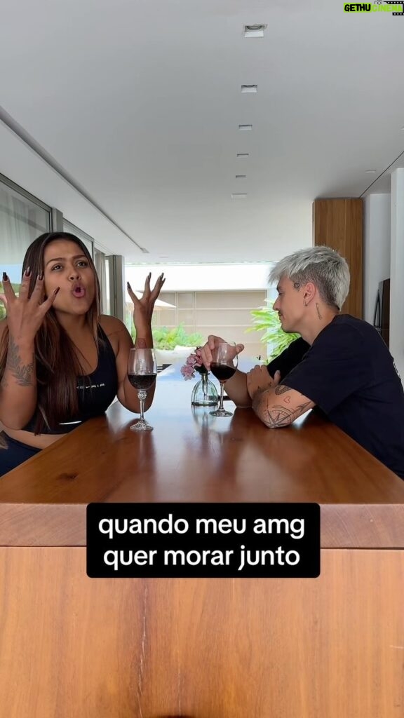 Camila Loures Instagram - manda pra um amigo q quer morar junto com você HAHAHAHAHAHA 😂