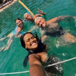 Camila Loures Instagram - Finalizando a viagem do melhor jeito, dia de barco 🛥️🤍🌊 // curtiram a viagem da praia? ja quero a próxima, comentem pra onde temos q ir .. ✨ Maresias, Sao Paulo, Brazil