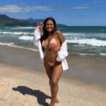 Camila Loures Instagram - Dominguinho perfeito 🏝️❤️ (tirando o caldo q levei 😂) Maresias, Sao Paulo, Brazil