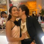 Camila Mendes Instagram - congrats alex and alex!!! a wedding for the ages @al_ty 👰🏻‍♀️🌴♥️