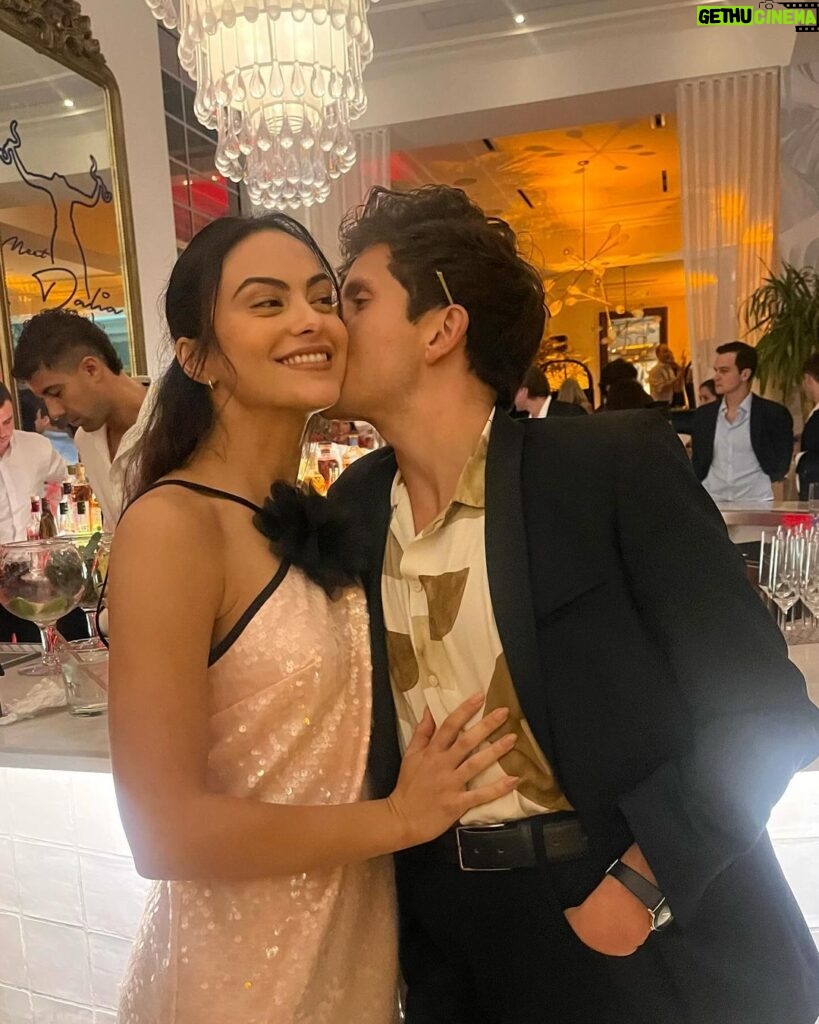 Camila Mendes Instagram - congrats alex and alex!!! a wedding for the ages @al_ty 👰🏻‍♀️🌴♥️