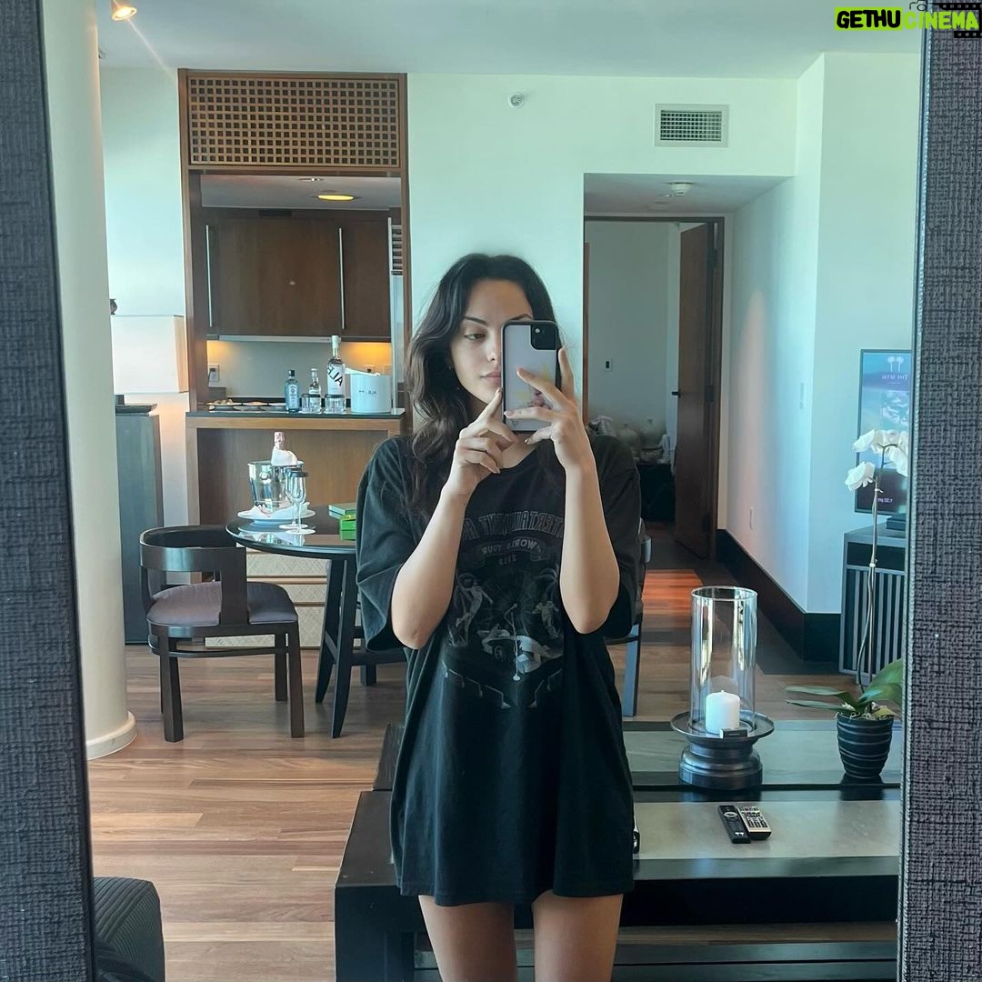 Camila Mendes Instagram - miami getaway 🌴 @thesetaimiamibeach The Setai, Miami Beach