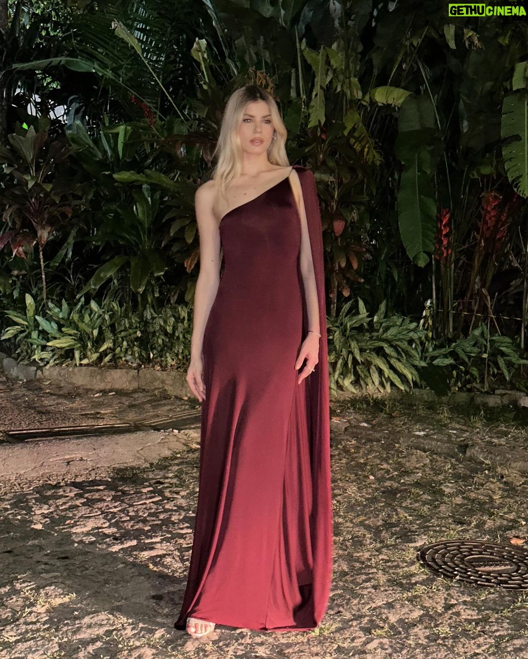 Camila Queiroz Instagram - Celebrating love! #CasorioRW