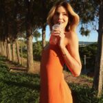 Camila Queiroz Instagram – Day off com a nova coleção de verão da @tritonoficial 🌻☀️🍦