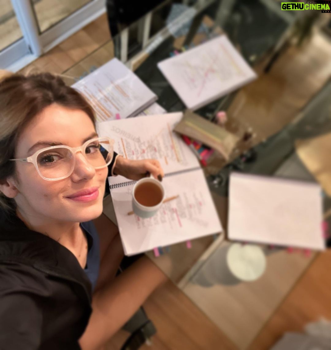 Camila Queiroz Instagram - 𝐥𝐢𝐟𝐞 𝐥𝐚𝐭𝐞𝐥𝐲 🎬