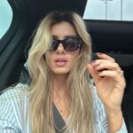 Camila Queiroz Instagram - Sunglasses lover 🕶️🫶🏼 Esse é o RITA, da minha nova coleção com a @colccieyewear Link no story!