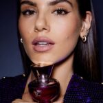 Camila Queiroz Instagram - Encantada com a nova fragrância Dylan Purple da @versace. Um convite para viajar à Itália… Fresca, frutada e viciante! #VersaceFragrances #VersaceDylanPurple