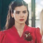 Camila Queiroz Instagram - Teve Marê vs Gilda no capítulo de ontem! Vocês acharam que a Maria Elisa fosse deixar baixo?! Ainda tem muita coisa pra acontecer… e ela já avisou que vai passar por cima feito um trator! 🫢 o modo REVENGE ON! O que vocês acham que vem por aí?? #AmorPerfeito @tvglobo! 🩷 Estúdios Globo
