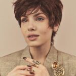 Camila Queiroz Instagram – @louisvuitton x @marieclairebr 

Fotos @gustavozylbersztajn 
Direção de moda @larissalucchese 
Beleza  @silviogiorgio 
Assessoria @13thprod 
Direção criativa: @joaobrito.co
Entrevista @laura.reif 
Produção executiva @vandecazimmermann 
Assistente de beleza: @julia_boeno
Assistentes de fotografia: @andersonsoaresbueno e Victor Rocha
Camareira: Linda Gomes
Tratamento de imagem: @doctorraw.retouching 
@andrezzamast