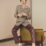 Camila Queiroz Instagram – @louisvuitton x @marieclairebr 

Fotos @gustavozylbersztajn 
Direção de moda @larissalucchese 
Beleza  @silviogiorgio 
Assessoria @13thprod 
Direção criativa: @joaobrito.co
Entrevista @laura.reif 
Produção executiva @vandecazimmermann 
Assistente de beleza: @julia_boeno
Assistentes de fotografia: @andersonsoaresbueno e Victor Rocha
Camareira: Linda Gomes
Tratamento de imagem: @doctorraw.retouching 
@andrezzamast
