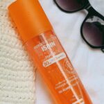 Camila Queiroz Instagram - SOL + PROTEÇÃO ☀️🍃🌊 O Fotoprotector ISDIN HydroOil é um protetor solar bifásico com dupla ação: protege e bronzeia a pele com alta proteção (FPS 30) e Tecnologia Pró-Melanina, que potencializa até 43% mais o bronzeamento da pele. Ideal para os próximos dias, né?? 🧡