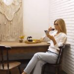 Camila Queiroz Instagram – Meus momentos com @beirarioconfortooficial ☕️✨
A nova coleção está lindíssima, estilo e conforto juntos! 
#AmoBeiraRio #BeiraRio