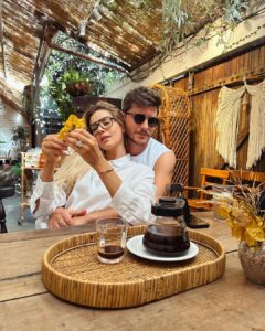 Camila Queiroz Instagram - 🌼🥰☕️🥞🫶🏼 @klebbertoledo