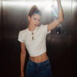 Camila Queiroz Instagram – começando o ano com o meu combo preferido: calça jeans e camiseta branca @tritonoficial 🍒
Infalível, democrático e atemporal
#VivaLaVidaTriton #Celebrations