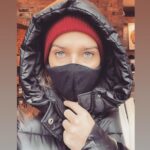 Camilla Arfwedson Instagram - Waiting for a breakfast sandwich 🥪 like a Jedi ☔️👩🏾‍🎤 Seattle, Washington