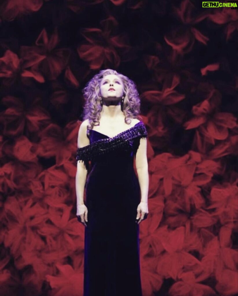 Camilla Arfwedson Instagram - I remember seeing this goddess at the Oliviers singing Sondheim’s ‘Losing my Mind’ and it forever changed me. He gave us so many beautiful songs and musicals that stay with us RIP Stephen Sondheim ❤ #bernadettepeters #sondheim