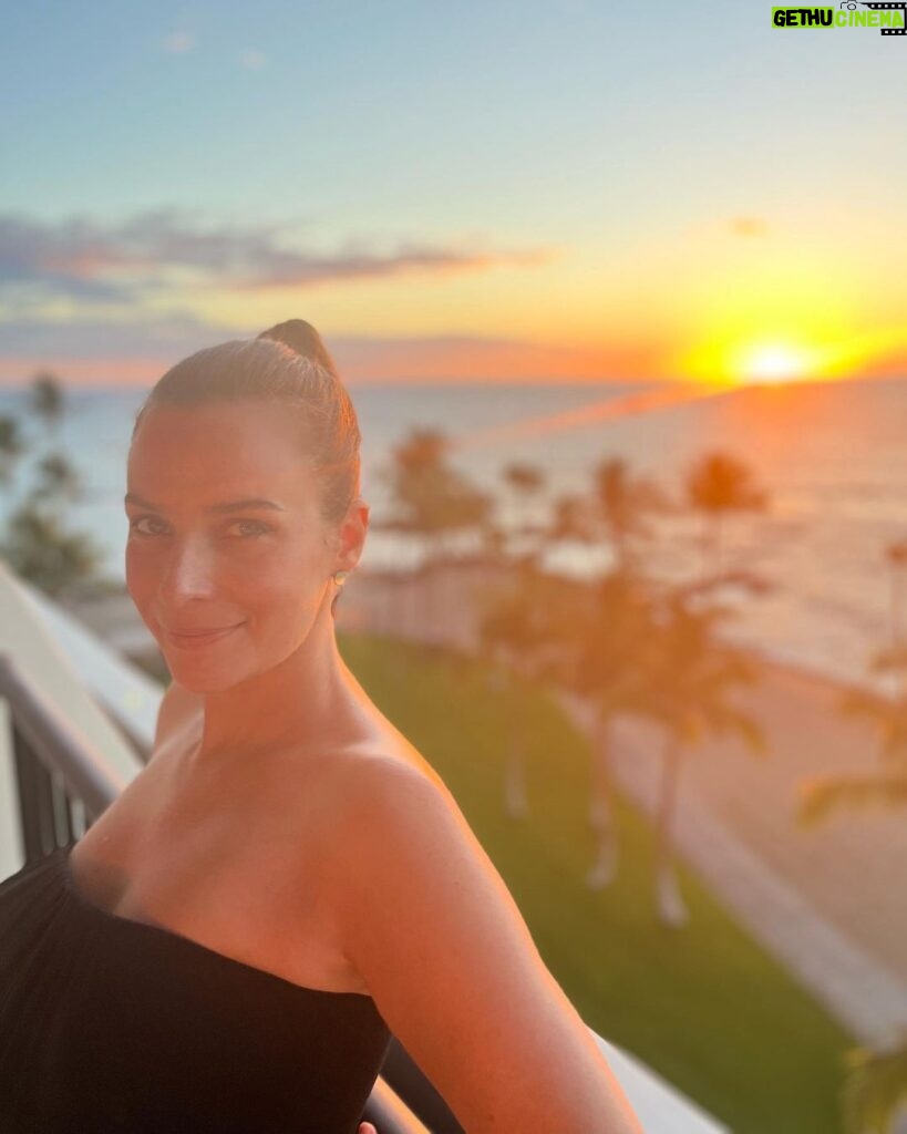 Camilla Arfwedson Instagram - Last sunset 🧡 Mauna Lani