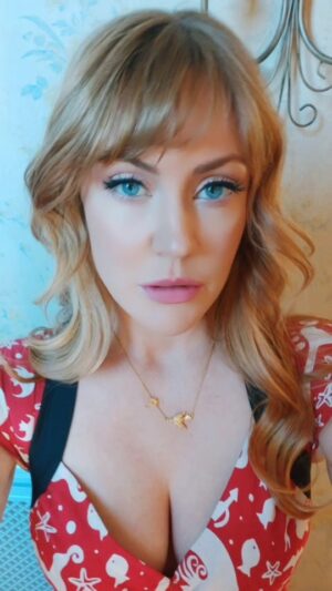Camilla Kerslake Instagram - Rate my audition look, 1 - 10? ❤️