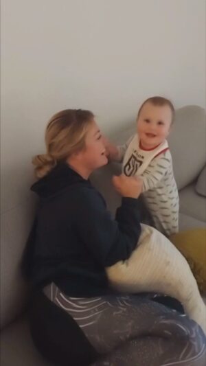 Camilla Kerslake Instagram - Me before Wilding: I prefer dogs to children 🐕‍🦺
Me after Wilding: Thank you for making me a mummy 😭❤️