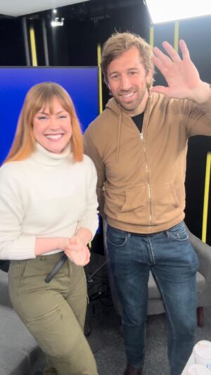 Camilla Kerslake Instagram - Thrilled to be joined on #RunPod this week by incredible Soprano singer Camilla Kerslake and her hubby, former England rugby captain, Chris Robshaw. 🏃‍♂️🏃🏼‍♀️
@camillakerslake @chrisrobshawrugby 

They’re in training for the first marathon and in this episode we discuss the highs, the lows, the joys and the challenges which come with training for a 26.2 mile run. 

It’s a great episode which you can listen to now wherever you get your podcasts or simply tap the link in my bio. 

Happy running! 😘

#runpod #runpodrunclub @runpodrunclub #camillakerslake @kerslakerobshawfoundation #chrisrobshaw #marathontraining #londonmarathon #run #runner #running #run