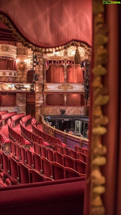 Camilla Kerslake Instagram - What a view 😍 @camillakerslake spills all the deets on where you should sit in the West End’s largest theatre - and our home. Lucky enough to be under 21? Get tickets completely free anywhere in the house 🤯 Don’t worry, tickets start at just £10 for everyone else 😉 English National Opera