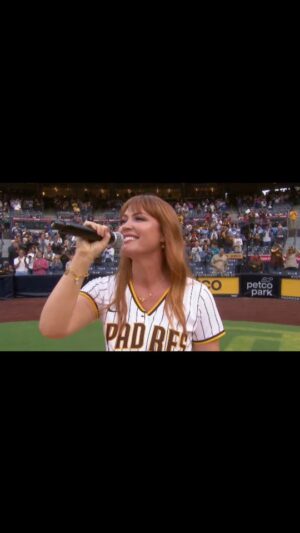 Camilla Kerslake Instagram - There's nothing like #AthemSinging. Truly. Such an amazing send off from our adopted US city. You stay classy #SanDiego. 💙 ⚾️ 🎤 ❤️ #Padres #Baseball #Opera