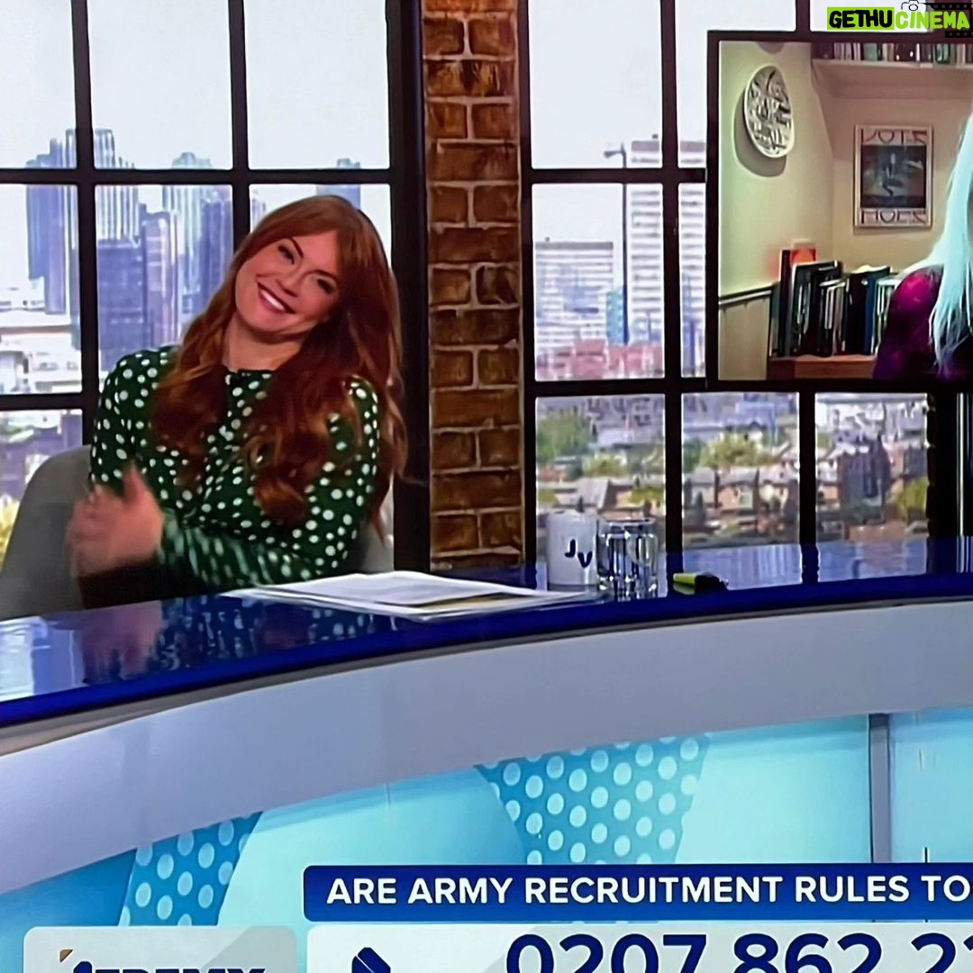 Camilla Kerslake Instagram - Great to chat arts funding and strikes on @jeremyvineon5 today ITN Studios