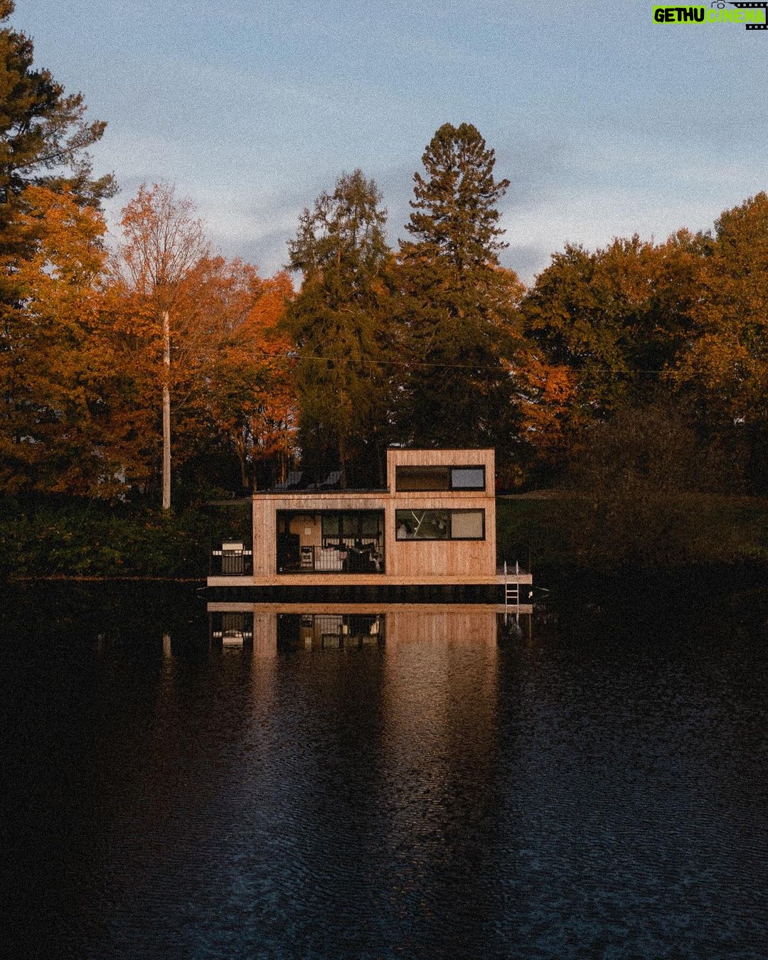 Camille D. Sperandio Instagram - ce petit getaway fût très plaisant 🍂🥾⛰️🌾🤎 Estrie