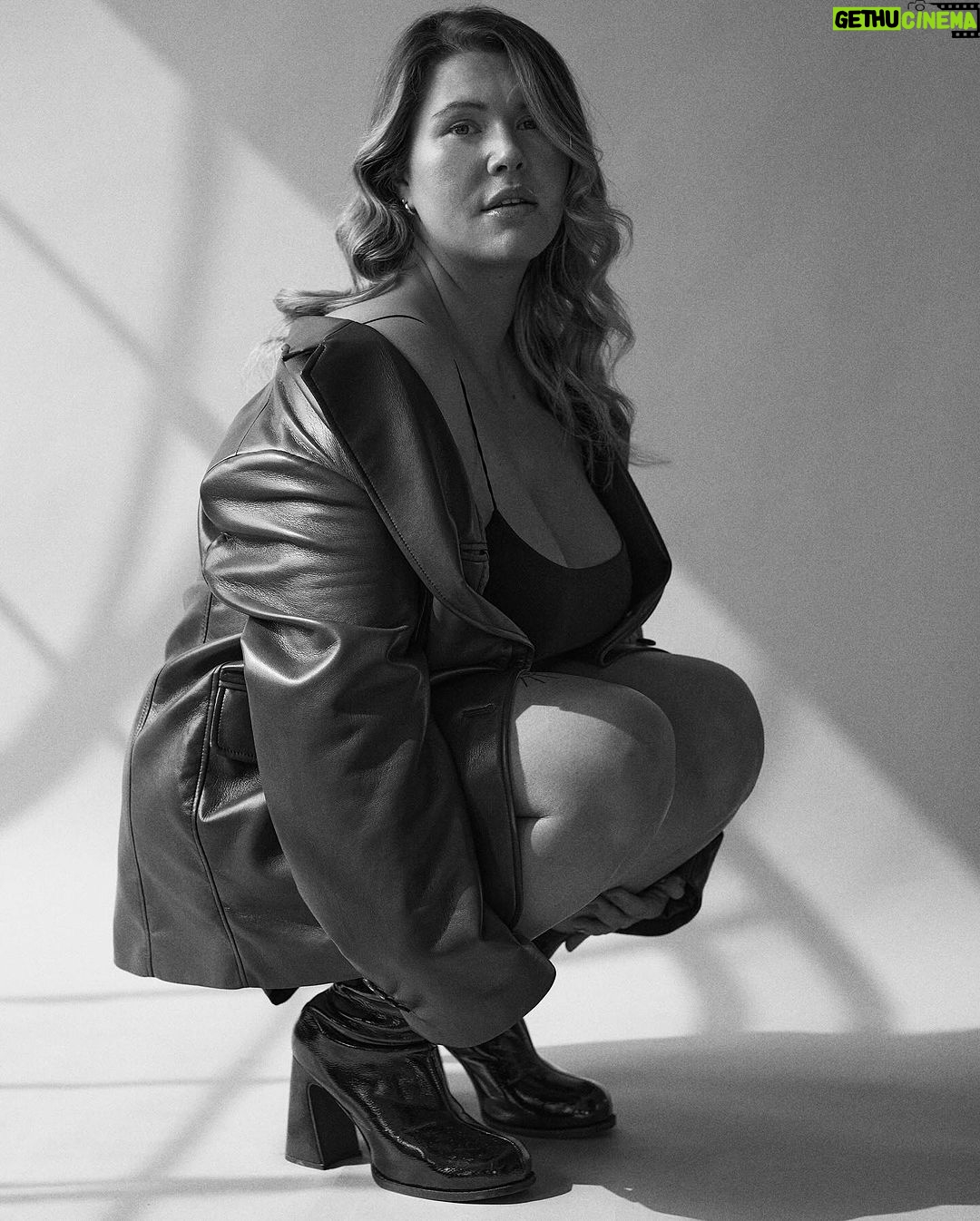 Camille D. Sperandio Instagram - Daily affirmations 💭 I matter. I am blessed to be here. I have a purpose. Beautiful things are coming into my life. photo @jimmi.francoeur mua @raphaelgagnon studio @studiogiovanelli Montreal, Quebec