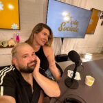 Camille D. Sperandio Instagram - Une envie de pipi pressante 5 minutes avant que Beyoncé monte sur scène 😂😂😂 — l’épisode complet est disponible partout 🎧