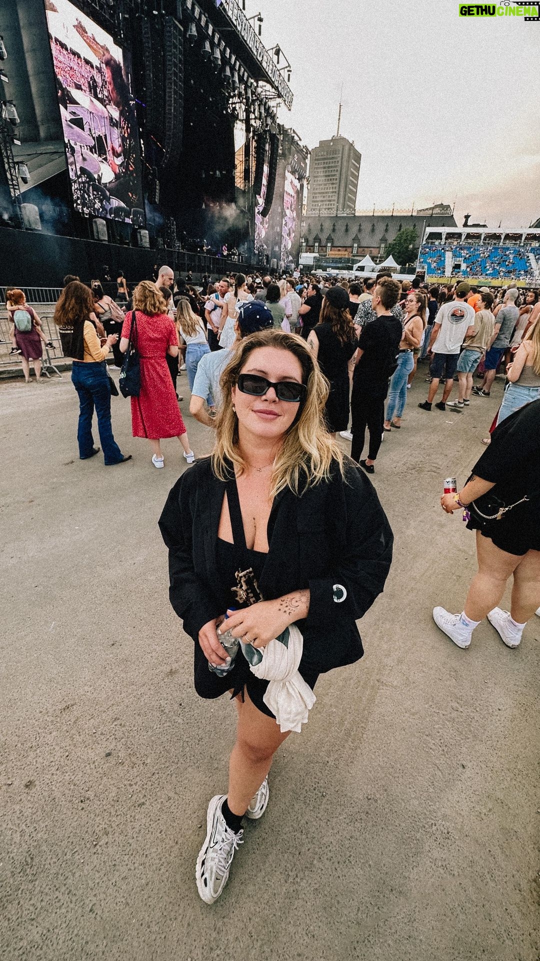 Camille D. Sperandio Instagram - Un week-end entre besties réussi grâce au @festivaleteqc x @chateaulaurierqc x @stromspa x @lemilorde Quebec