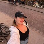 Camille D. Sperandio Instagram – bye bye Septembre 👋🏻 de Tulum à Amsterdam passant par Paris, merci pour tous ces beaux moments entre amis.