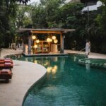 Camille D. Sperandio Instagram – Souvenirs de Tulum 🐚🌴🌞🌮🧴 

@guillaume.stamand derrière le kodak Tulum,Mexico