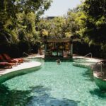 Camille D. Sperandio Instagram – Souvenirs de Tulum 🐚🌴🌞🌮🧴 

@guillaume.stamand derrière le kodak Tulum,Mexico