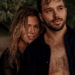 Camille D. Sperandio Instagram - 🔊🔊🔊 C’est la fête de ma personne PRÉFÉRÉE au monde @guillaume.stamand 🦅✨👽🍄🥑 10 photos ne sont pas assez pour démontrer tous les beaux moments qu’on passe ensemble mais voici un bref résumé. 1- nos 8 mois à Tofino qui ont changés nos vies (photo @kahryssa_vee ) 2- nos séances FaceTime quand t’habitais en Australie avant qu’on sorte ensemble 3- notre tout premier Noël ensemble 4- notre voyage à Hawaï où tu m’as dis que tu m’aimais 5- notre premier shooting photo de couple (photo @valiegb ) 6- t’es le best dog dad ever 7- notre tite famille 🤍 8- ces moments parfaits sur la route aux USA 9- à tous les sunsets ensemble 10- à nos moments de complicité 🤍 JE T’AIME ! Bonne fête my love 🤍