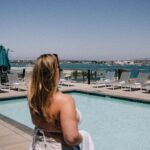 Camille D. Sperandio Instagram - San Diego vient officiellement de se dresser au sommets de mes villes préférées par sa proximité de la mer, le vaste choix de cafés/restaurants, les activités plein air disponibles et les paysages à couper le souffle! Non mais tsé !?!? 😍 Visiter San Diego et les environs est tellement facile d’accès. @aircanada propose un vol sans escale de seulement 5H et le booking d’hôtels (et la location d’auto!) est facile/disponible grâce au programme BonPlan à @aeroplan — pour plus d’infos sur mon itinéraire, rendez-vous dans ma pastille sur mon profil! Et surtout, n’hésitez pas à m’écrire pour mes conseils! ☺️ Bon voyage! #pub San Diego, California