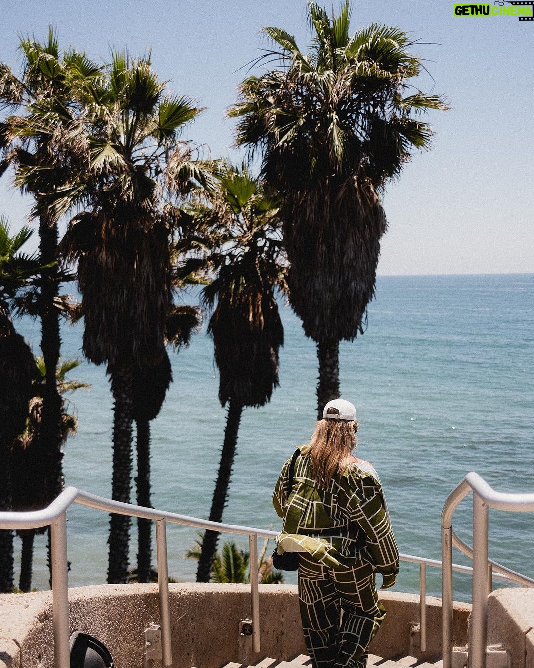 Camille D. Sperandio Instagram - San Diego vient officiellement de se dresser au sommets de mes villes préférées par sa proximité de la mer, le vaste choix de cafés/restaurants, les activités plein air disponibles et les paysages à couper le souffle! Non mais tsé !?!? 😍 Visiter San Diego et les environs est tellement facile d’accès. @aircanada propose un vol sans escale de seulement 5H et le booking d’hôtels (et la location d’auto!) est facile/disponible grâce au programme BonPlan à @aeroplan — pour plus d’infos sur mon itinéraire, rendez-vous dans ma pastille sur mon profil! Et surtout, n’hésitez pas à m’écrire pour mes conseils! ☺️ Bon voyage! #pub San Diego, California