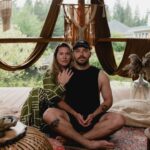 Camille D. Sperandio Instagram – On a eu le privilège d’être devant et derrière la caméra pour le podcast Le Safe Space de @doshayogacommunity et notre épisode sort aujourd’hui 🥹 On parle entre autre de l’éveil à deux, la création de contenu consciente, les voyages et comment trouver l’harmonie spirituelle dans notre couple. Merci la DoshaFamilia pour votre confiance 🫂🤍