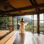 Camille D. Sperandio Instagram – Le coeur gros après une semaine de connexion, d’apprentissage et de réflexions profondes. Merci @doshayogacommunity d’être le safe space de plusieurs humains 🫂🤍 Kawoq/Yoga Forest