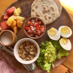 Camille D. Sperandio Instagram - food for the soul 🙏🏻 j’ai incroyablement bien mangé ici. Des aliments riches, raw et colorés, nothing best 🍌🥑🍍
