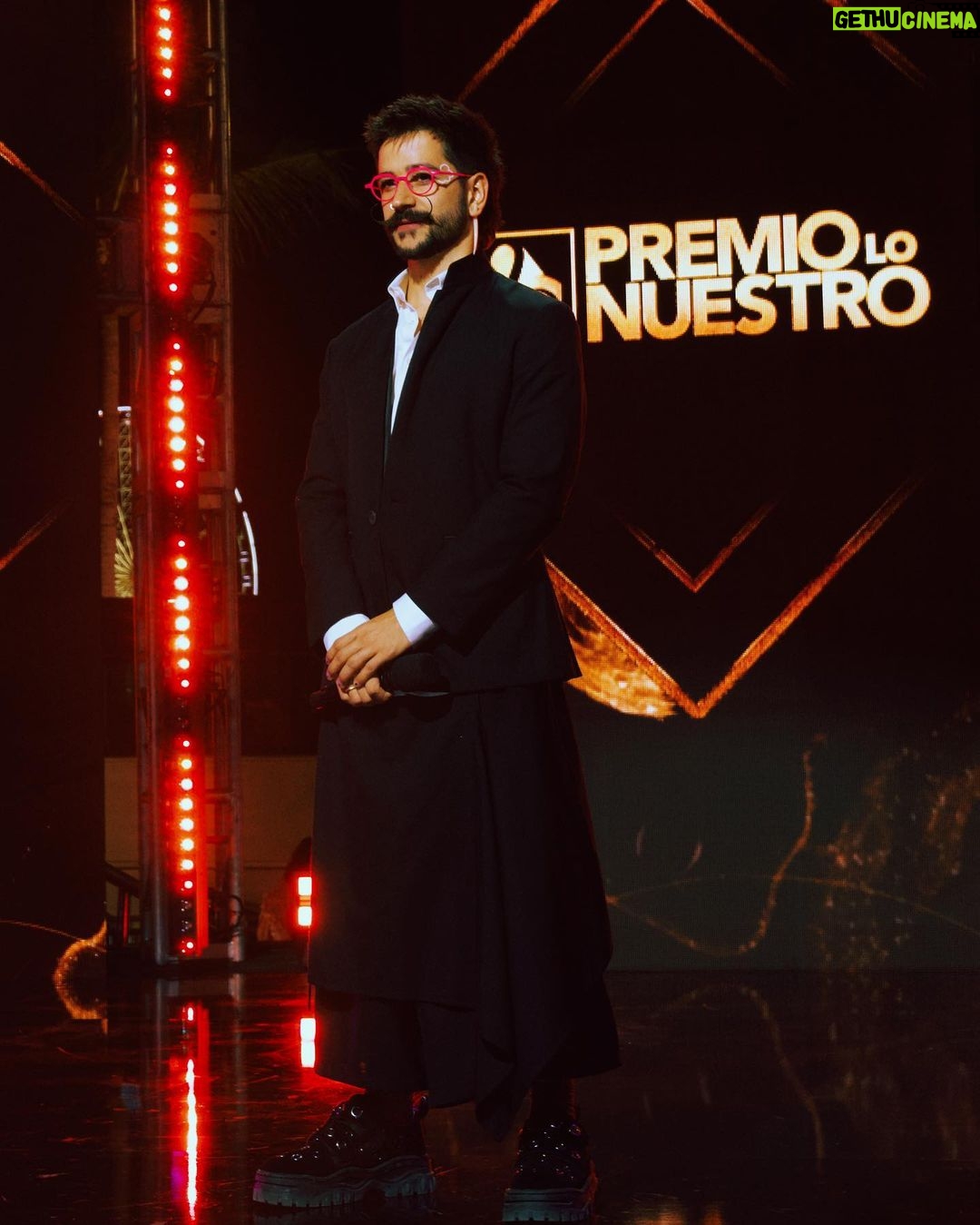 Camilo Instagram - Definitivamente vivir estos momentos en familia no tiene precio! 🤎