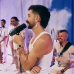 Camilo Instagram - Amo todos los videos que han hecho cantando y bailando PLIS, No Se Vale y Gordo! Quería contarles un poco de lo que pasó durante las grabaciones. Sabían que grabamos en vivo, en bloque las 3 canciones? Nos juntamos con un montón de gente muy talentosa en ETC. Un sueño cumplido ☁️ Link en mi bio para ver y escuchar todo de “un” 💿
