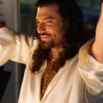 Can Yaman Instagram - Finalmente un evento con l’estate addosso, stavo per buttarmi in acqua ma alla fine mi sono tuffato in mezzo a voi, che emozione! Grazie Tortoreto per averci ospitati ✨ Continuate a seguire #breakthewalltour, tutte le tappe al link in bio. @canyamanforchildren #BreakTheWallTour23 Evento in collaborazione con il @policlinico.umberto1 di Roma Partner tecnico: @mercedesbenzitalia #canyaman #canyamanforchildren #amoregeneraamore #teramo #abruzzo #adolescenti #futuro